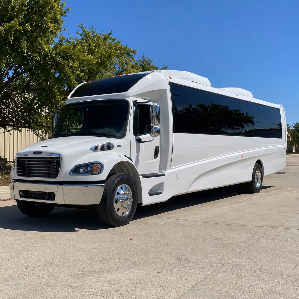 goodyear 28 passenger minibus
