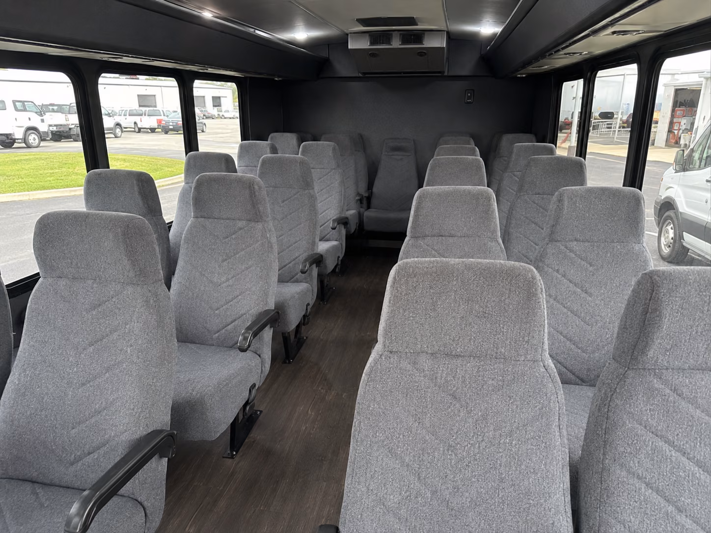minibus rentals to ak chin pavilion and outdoor amphitheater shows