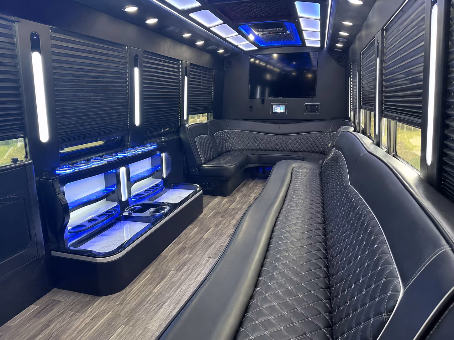 party bus rentals in goodyear for the perfect prom night