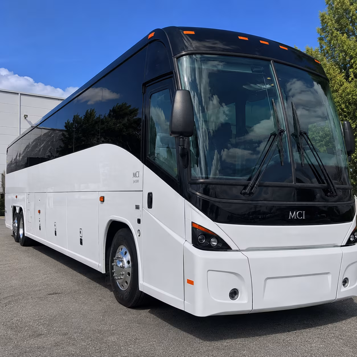 shuttle buses to phoenix mesa gateway airport aza from goodyear