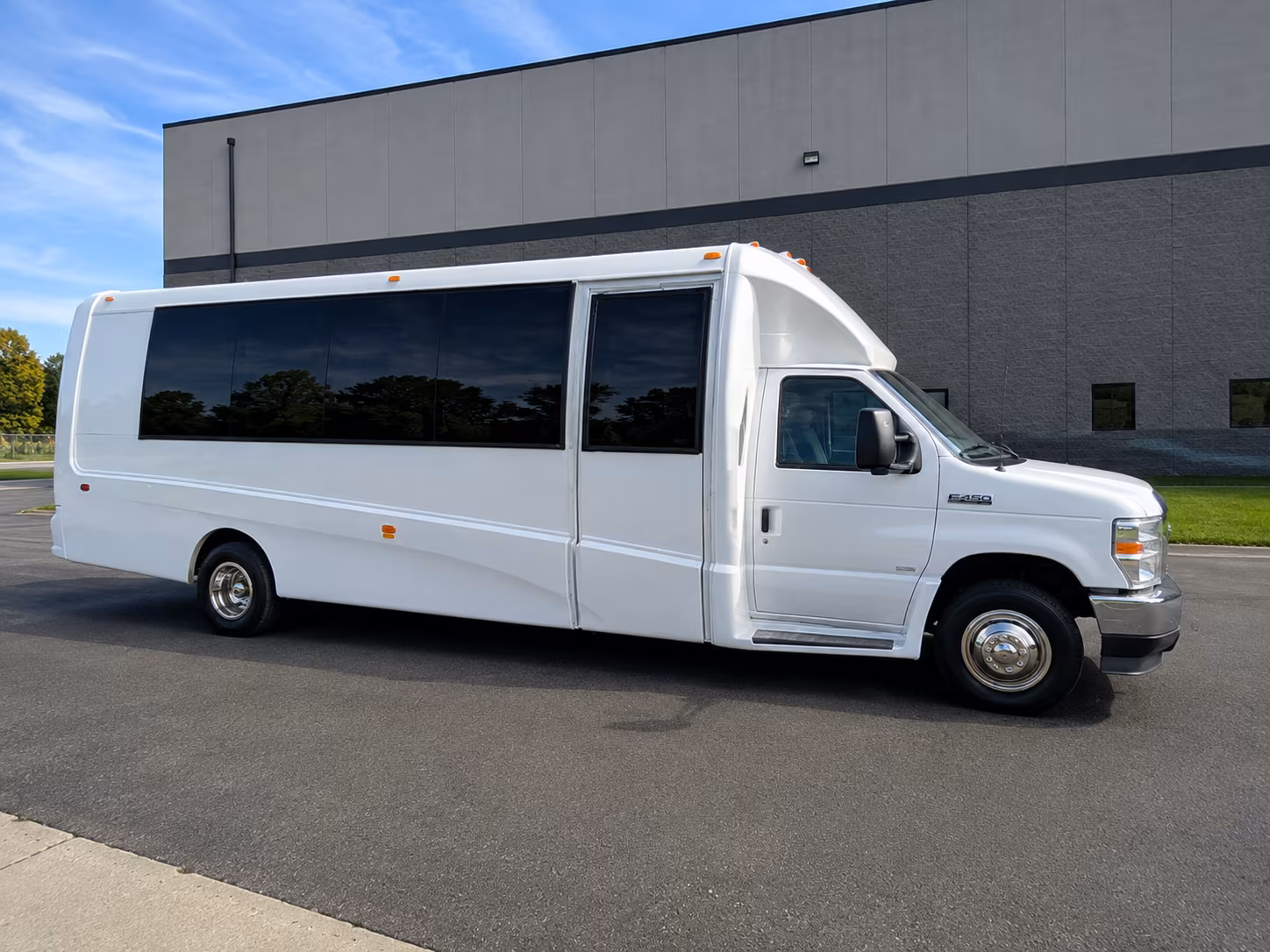 wedding and quinceanera guest shuttle buses in goodyear